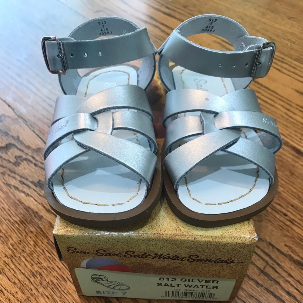 NIB Salt Water Sandals, toddler size 7